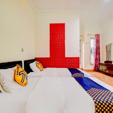 Radio Backpacker Guesthouse Syariah Bandung Exteriér fotografie
