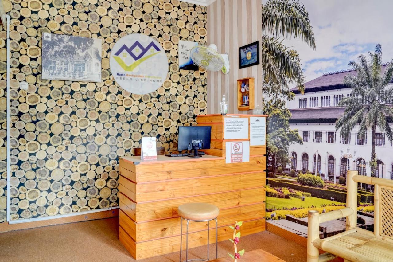Radio Backpacker Guesthouse Syariah Bandung Exteriér fotografie