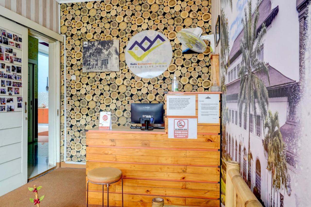 Radio Backpacker Guesthouse Syariah Bandung Exteriér fotografie