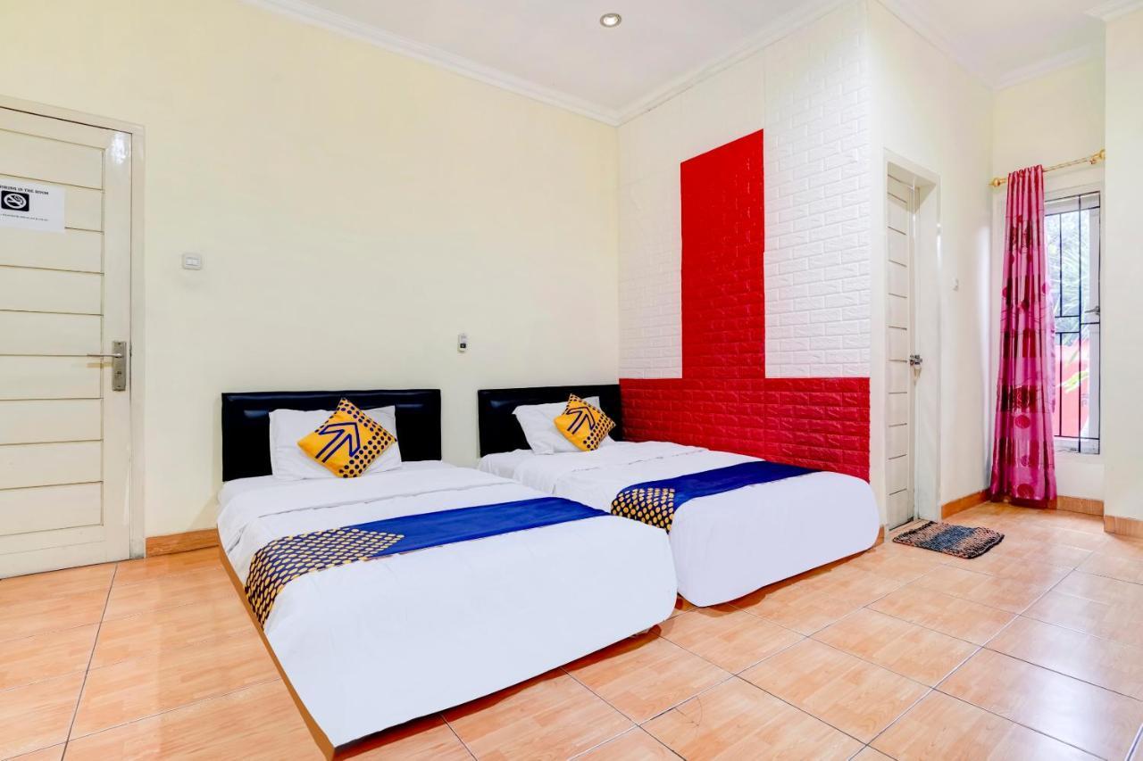 Radio Backpacker Guesthouse Syariah Bandung Exteriér fotografie