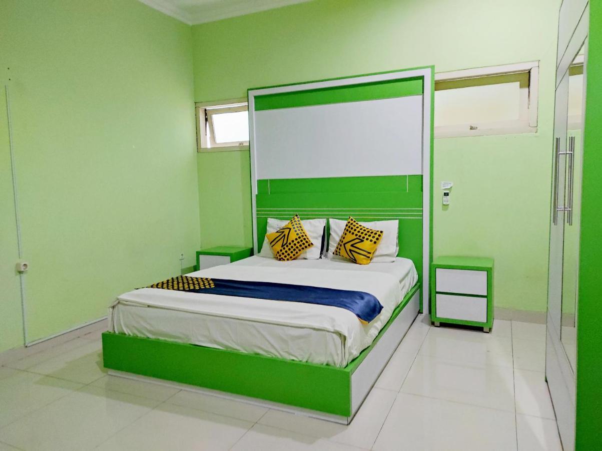 Radio Backpacker Guesthouse Syariah Bandung Exteriér fotografie